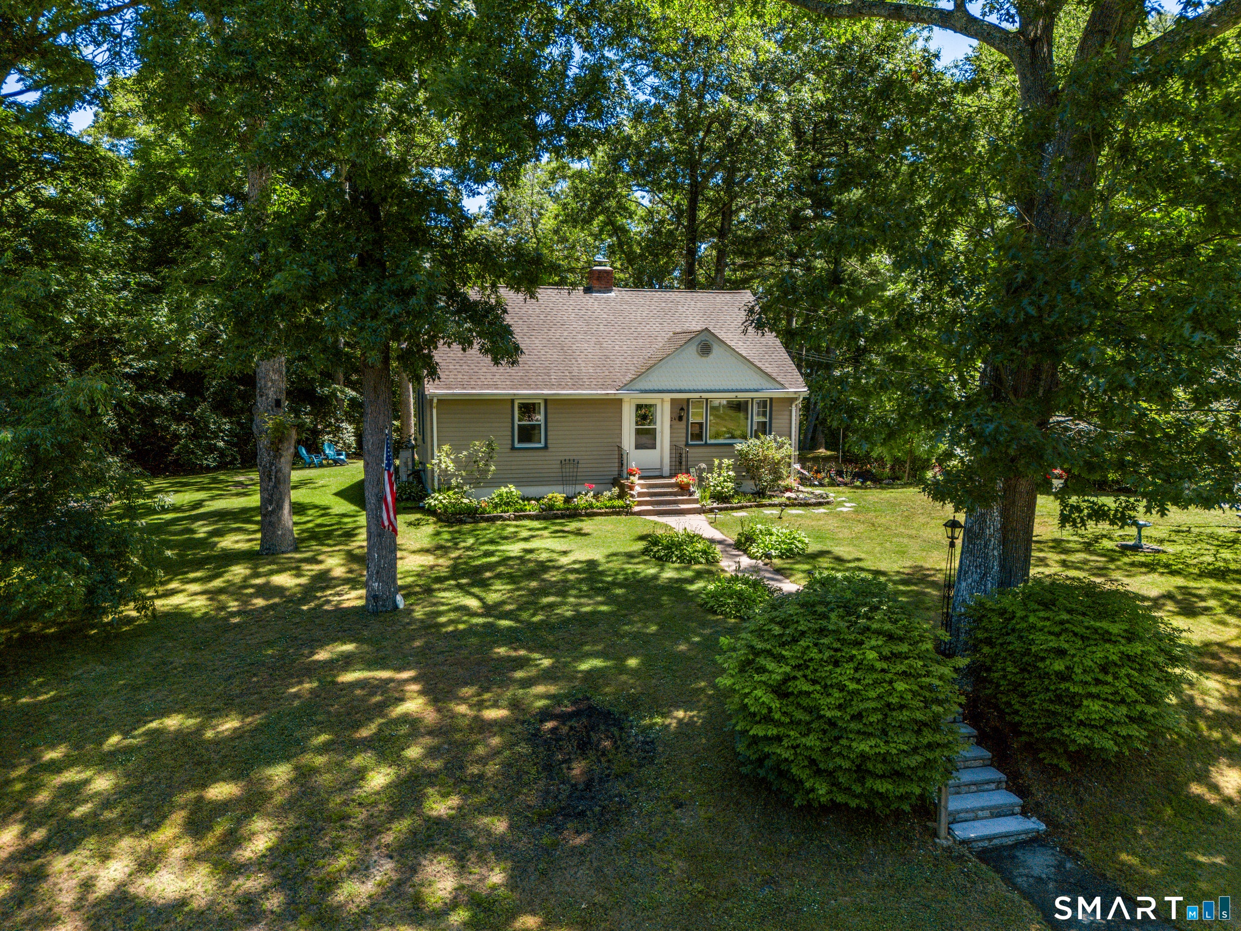 24 Forest Avenue