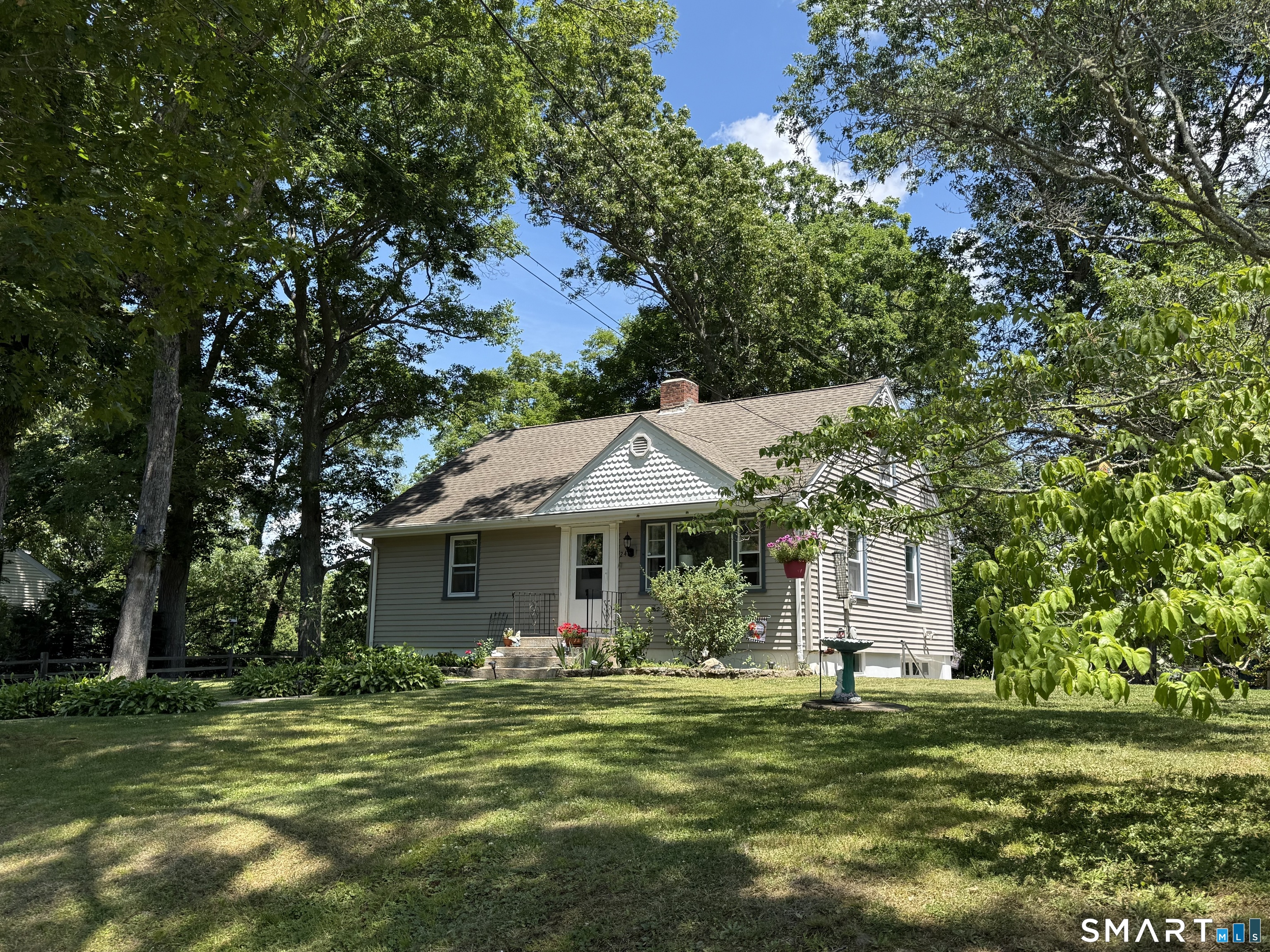 24 Forest Avenue