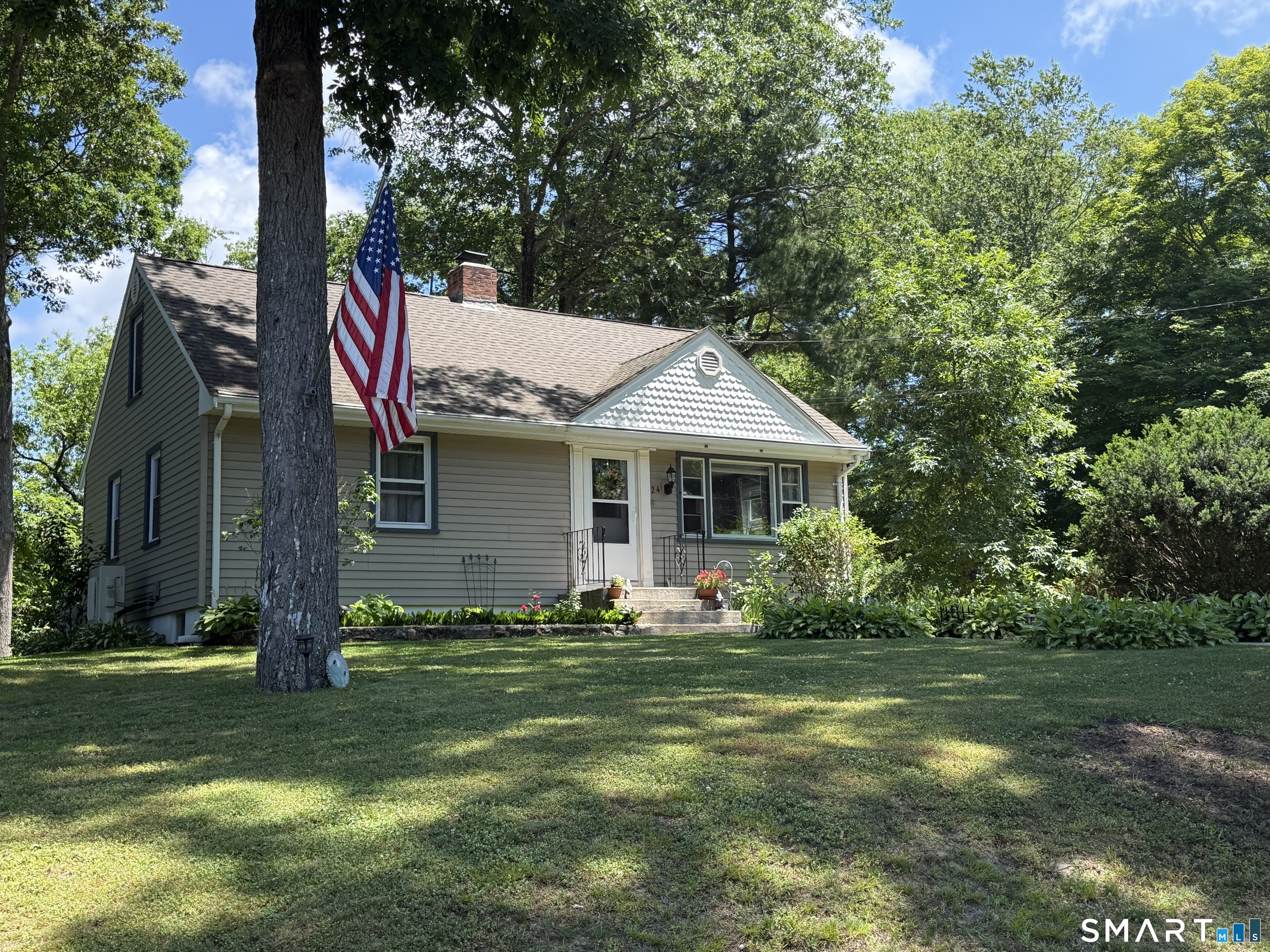 24 Forest Avenue