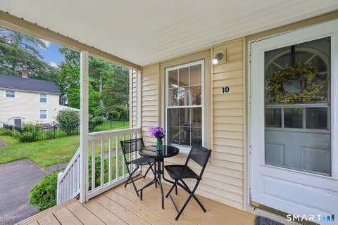 Photo of 10 Middle Lane, Simsbury, CT 06070 (MLS # 24192623)