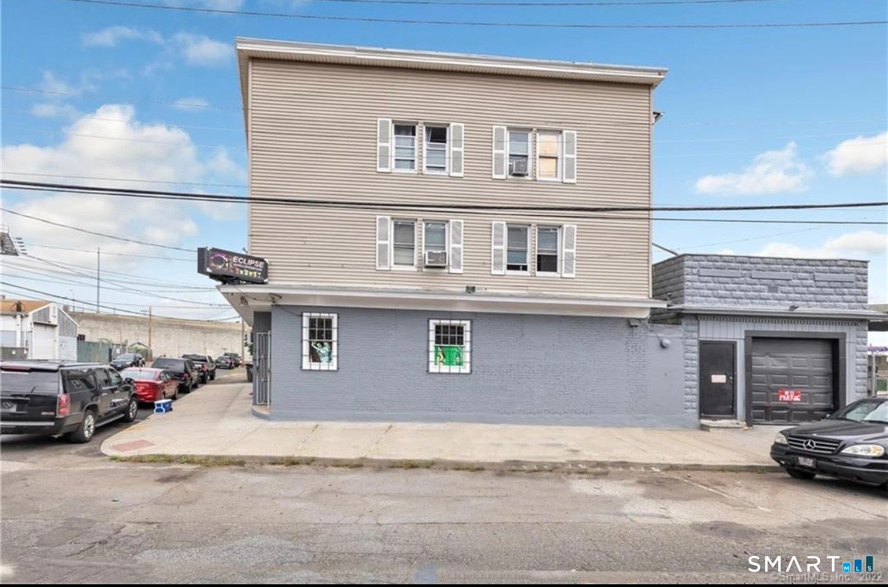2-10 West Avenue