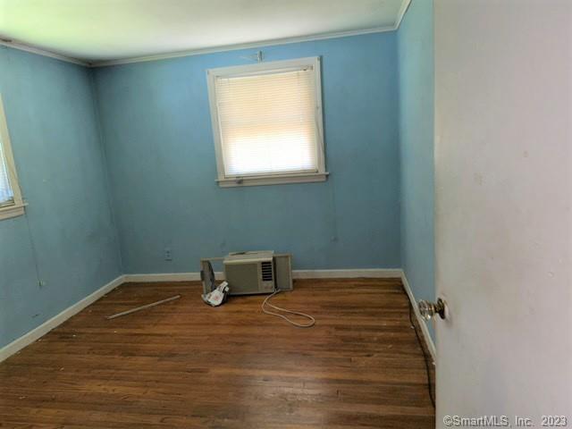 Photo 11 of 12 of 46 Windermere Avenue house