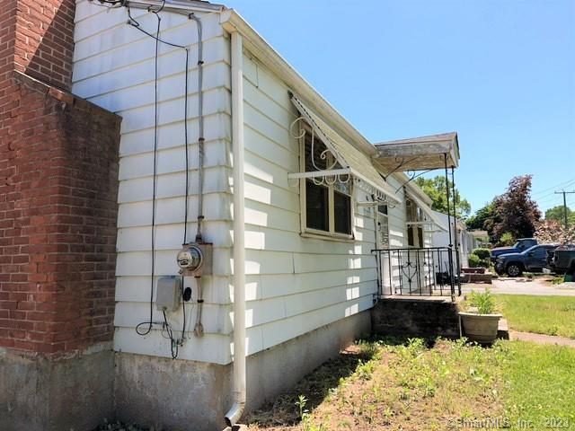 Photo 2 of 12 of 46 Windermere Avenue house