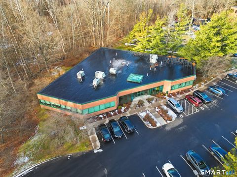 Photo of 3 Northwestern Drive, Bloomfield, CT 06002 (MLS # 24145008)