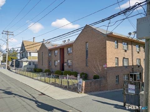 Photo of 240 Oak Street, Bridgeport, CT 06604 (MLS # 24201999)