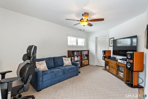 Tiny photo for 5 Abbottsford #5, Avon, CT 06001 (MLS # 24155598)