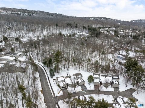 Tiny photo for 5 Abbottsford #5, Avon, CT 06001 (MLS # 24155598)