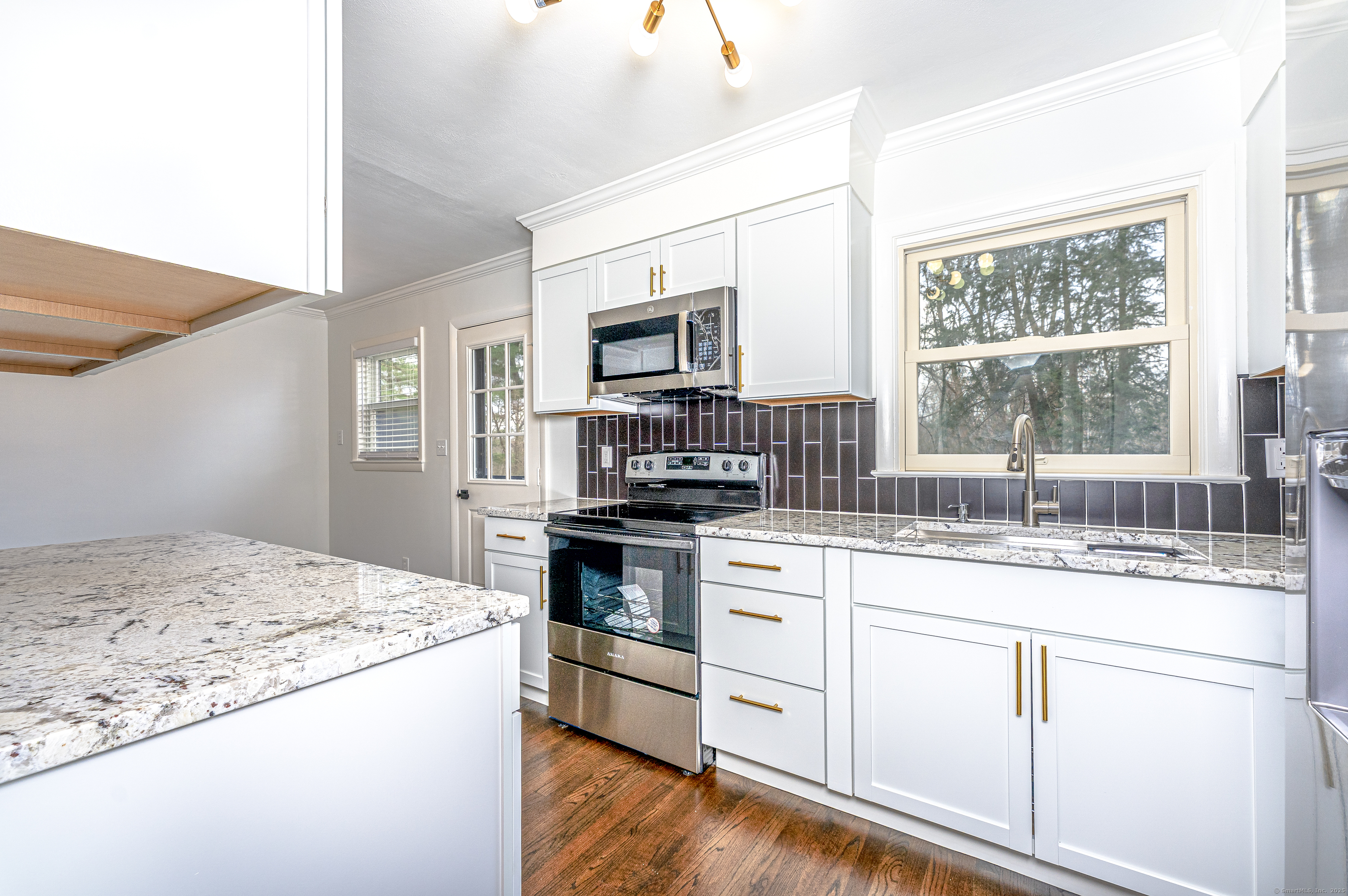 253 Hartford Avenue, East Granby, Connecticut image 12