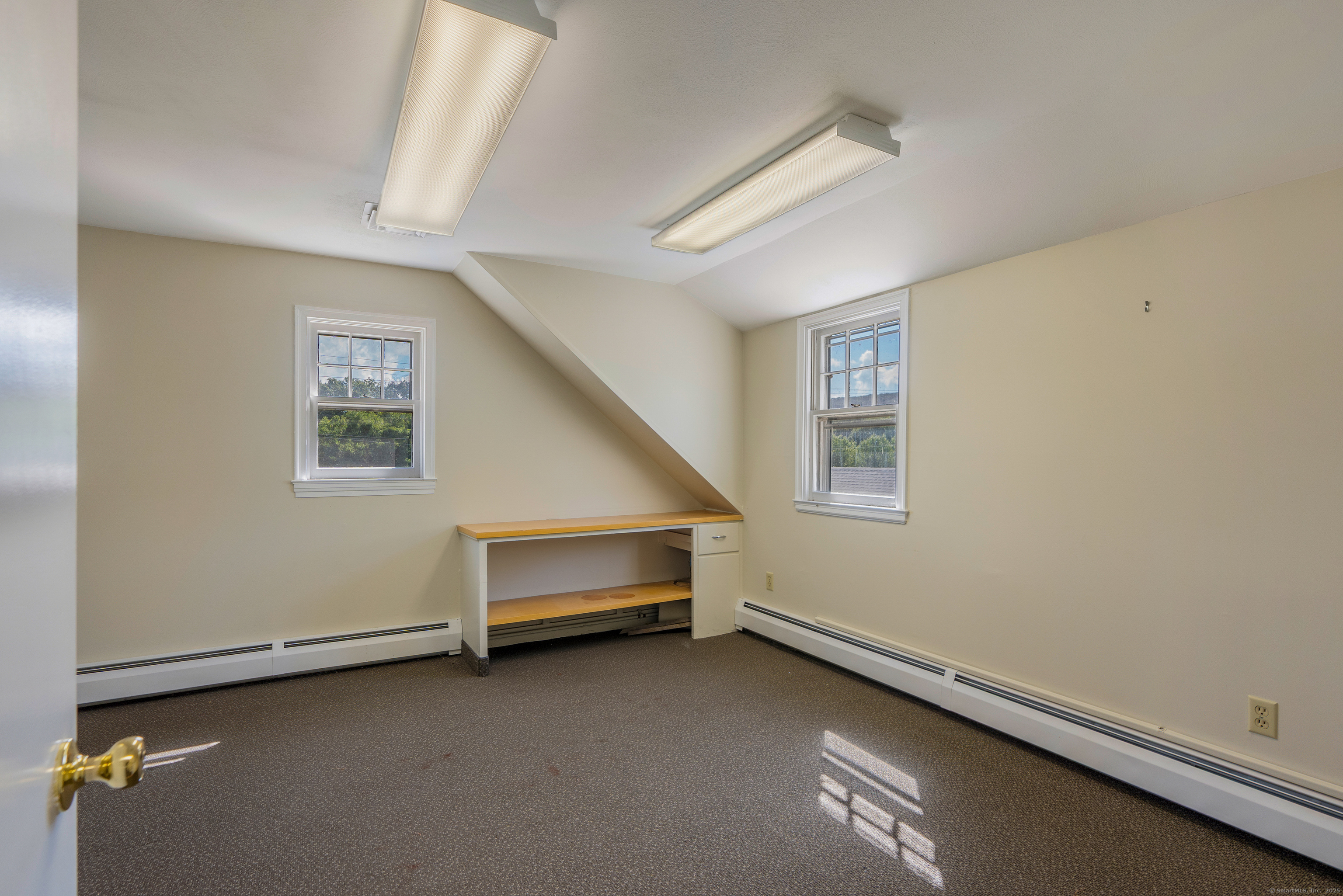 Simsbury, Connecticut 06089, United States, ,5 BathroomsBathrooms,Commercial,Active,200225