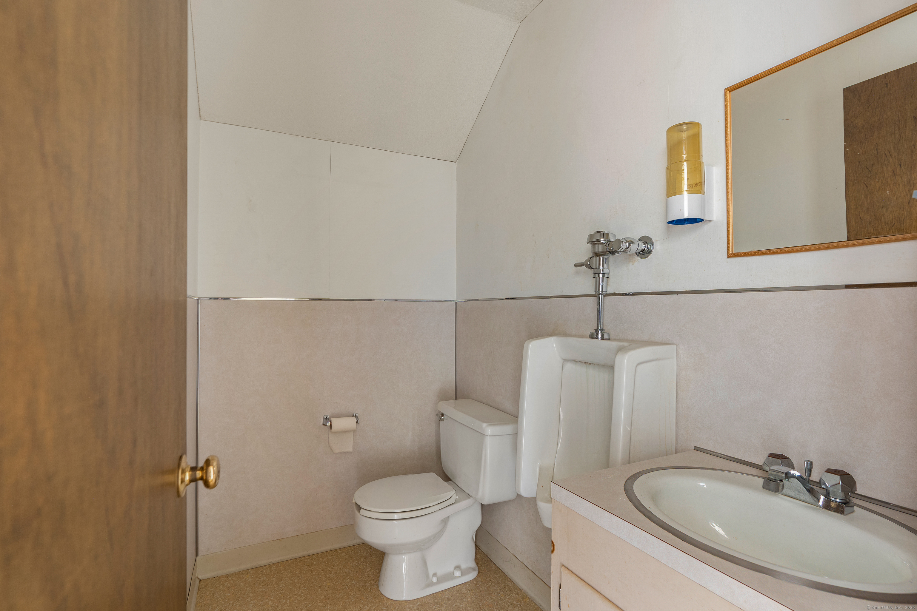 Simsbury, Connecticut 06089, United States, ,5 BathroomsBathrooms,Commercial,Active,200225