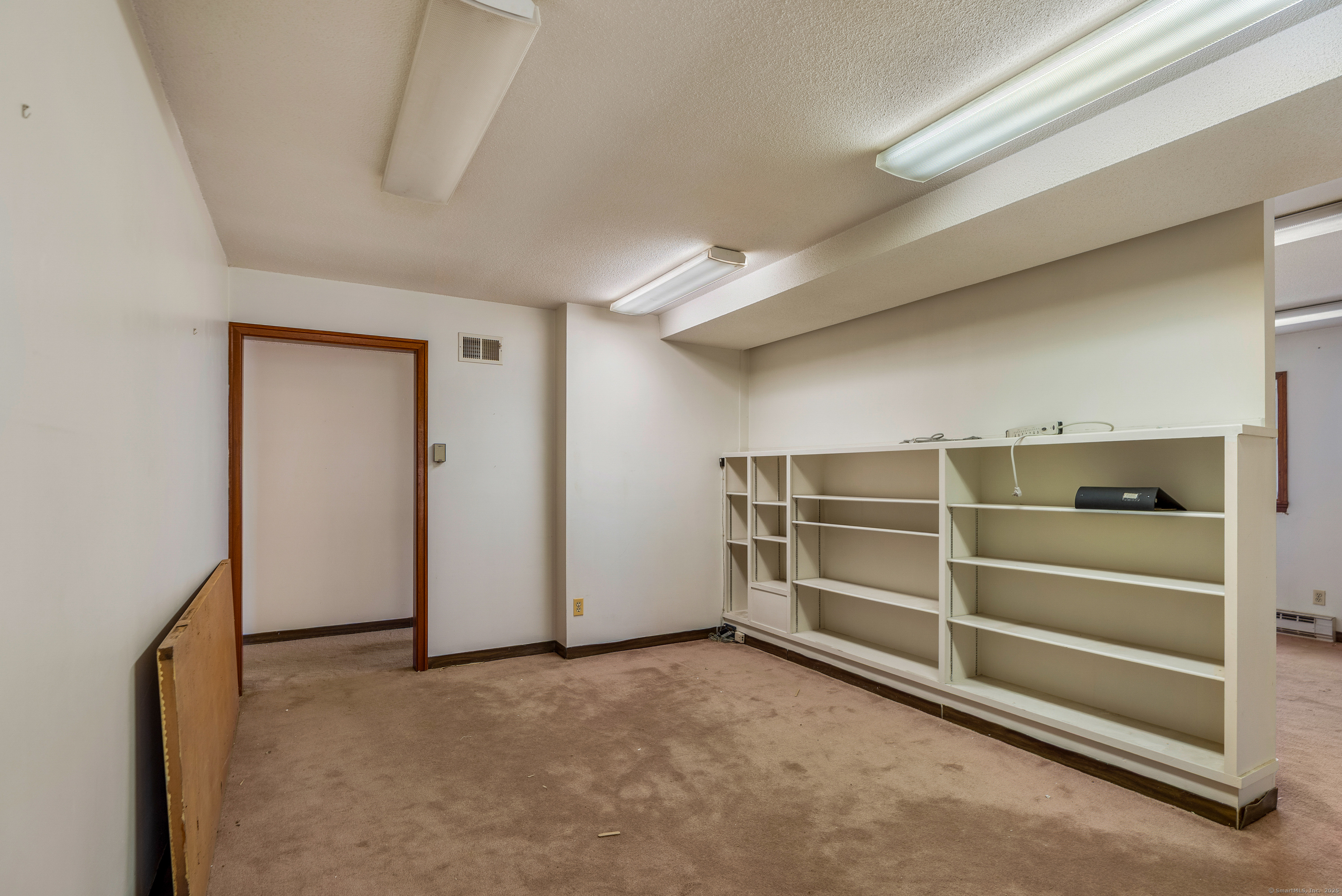 Simsbury, Connecticut 06089, United States, ,5 BathroomsBathrooms,Commercial,Active,200225