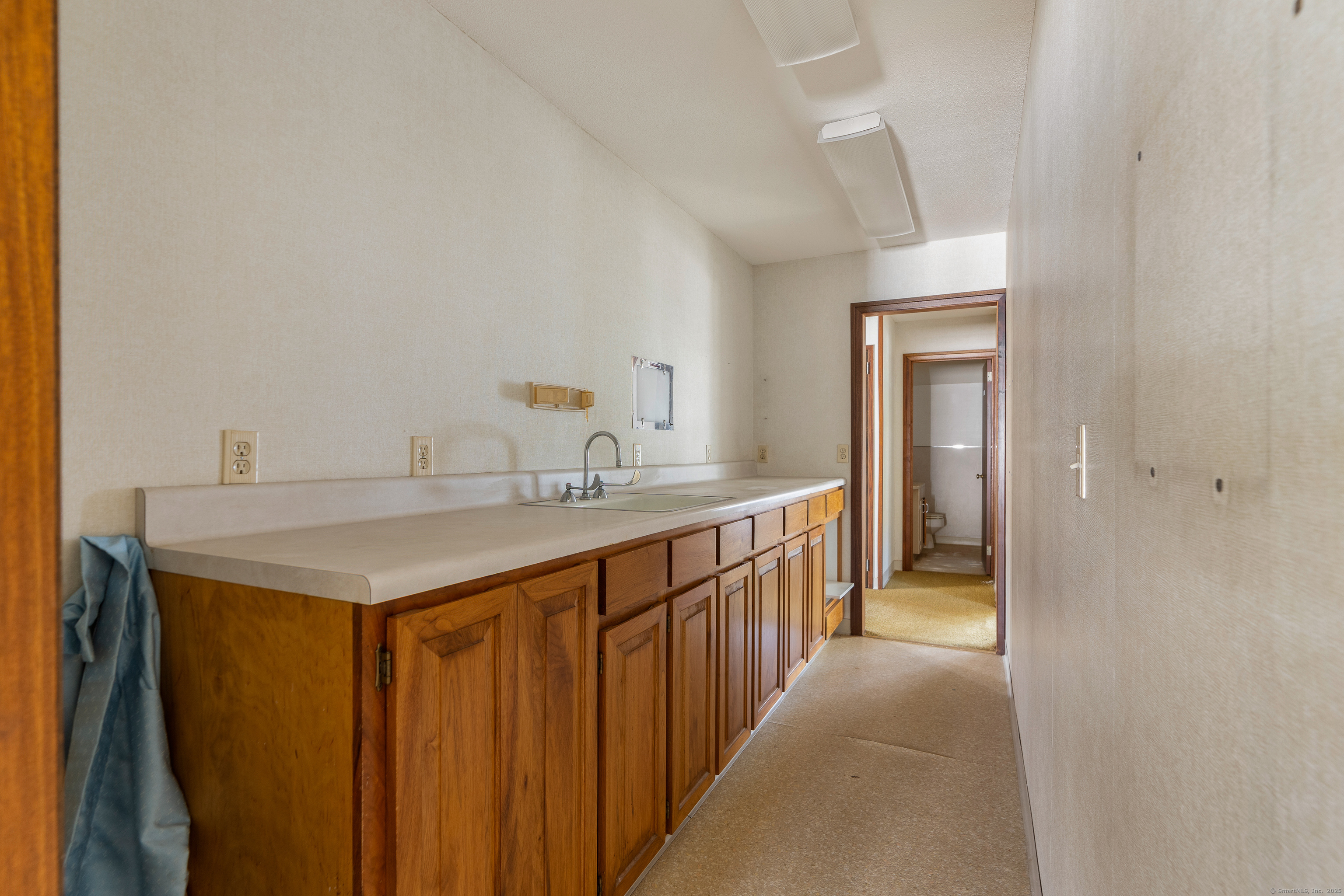 Simsbury, Connecticut 06089, United States, ,5 BathroomsBathrooms,Commercial,Active,200225