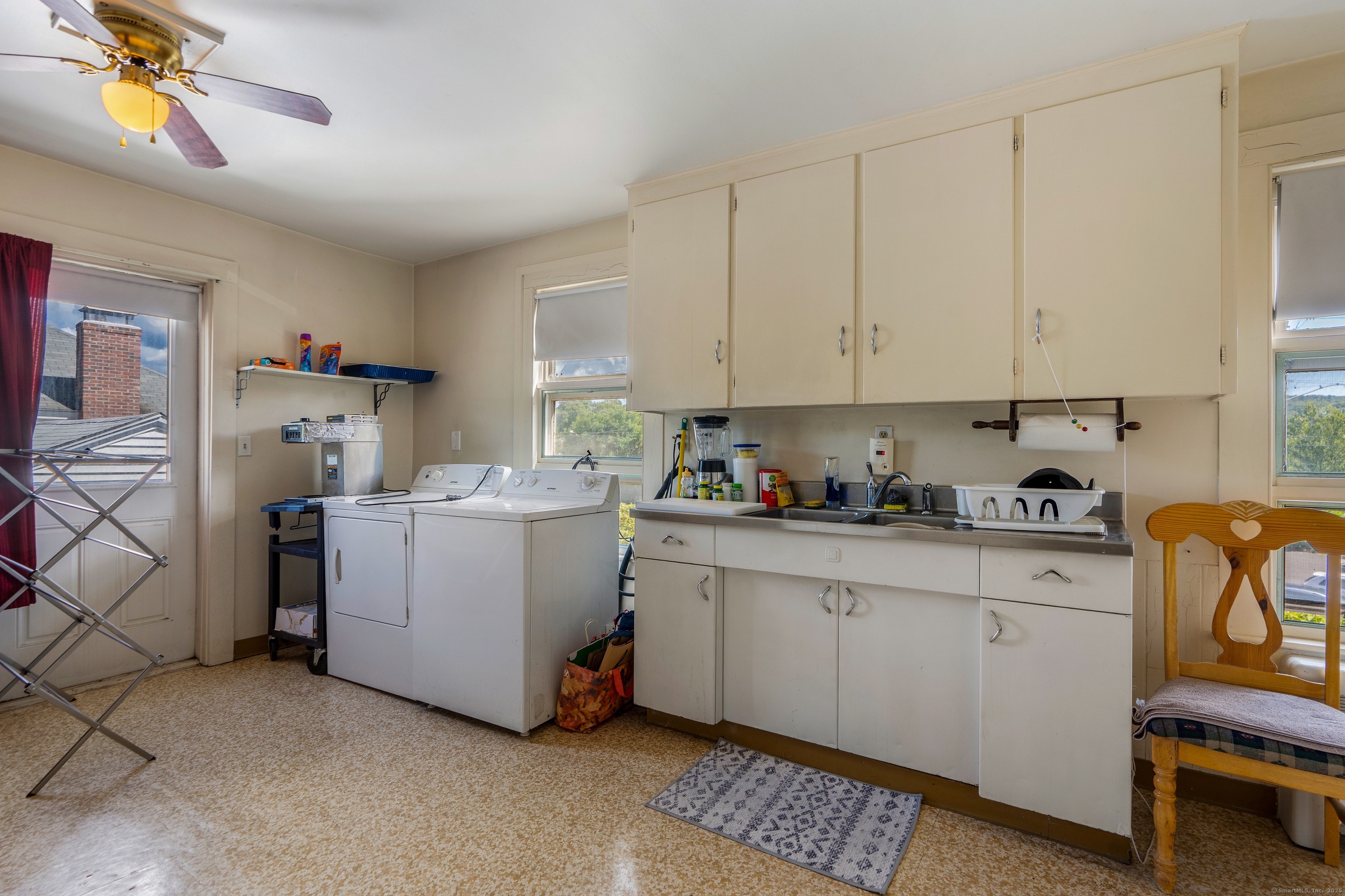 Simsbury, Connecticut 06089, United States, ,5 BathroomsBathrooms,Commercial,Active,200225