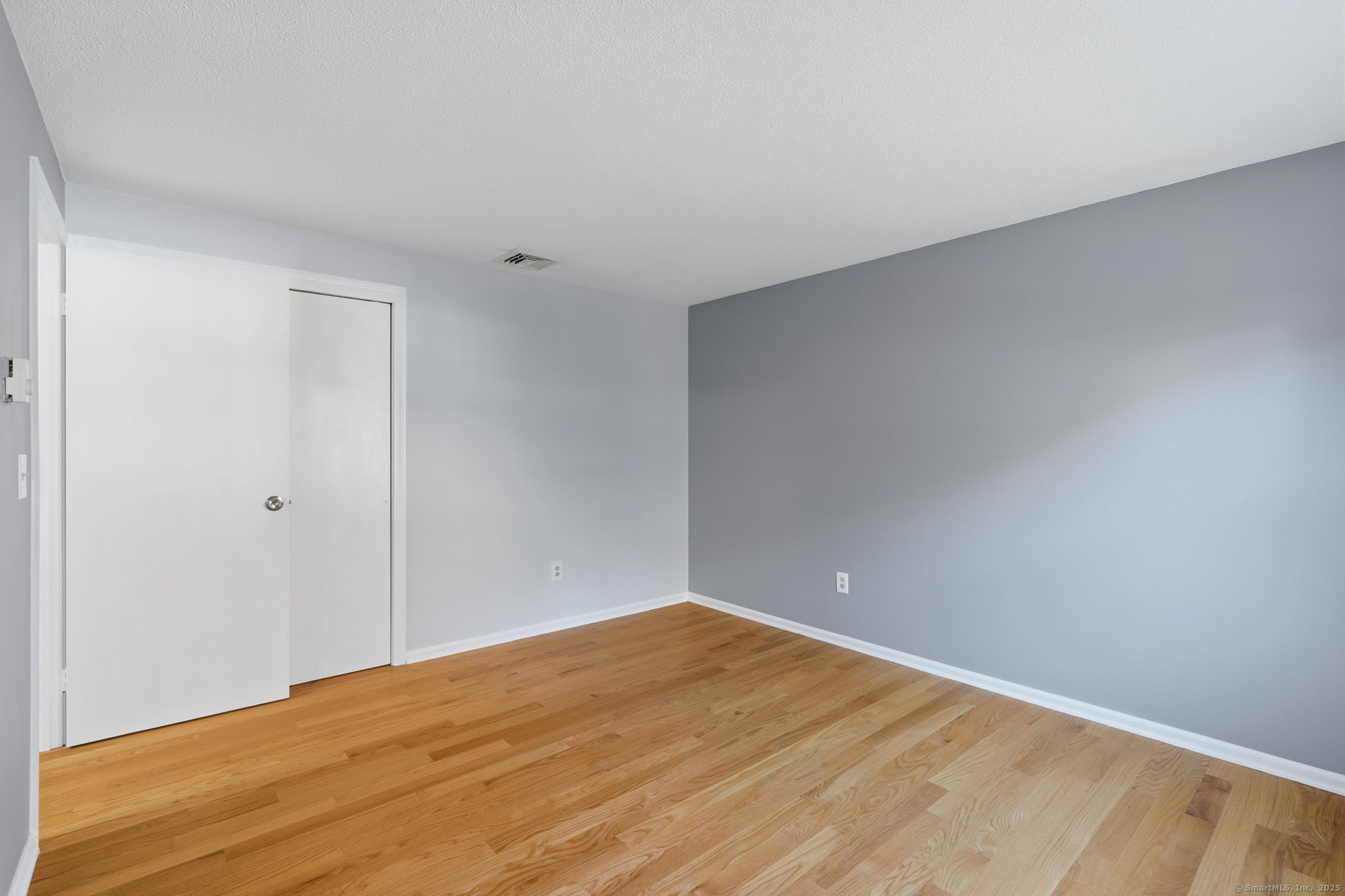 Plainville, Connecticut 06062, United States, 3 Bedrooms Bedrooms, ,2 BathroomsBathrooms,Residential,Active,233827