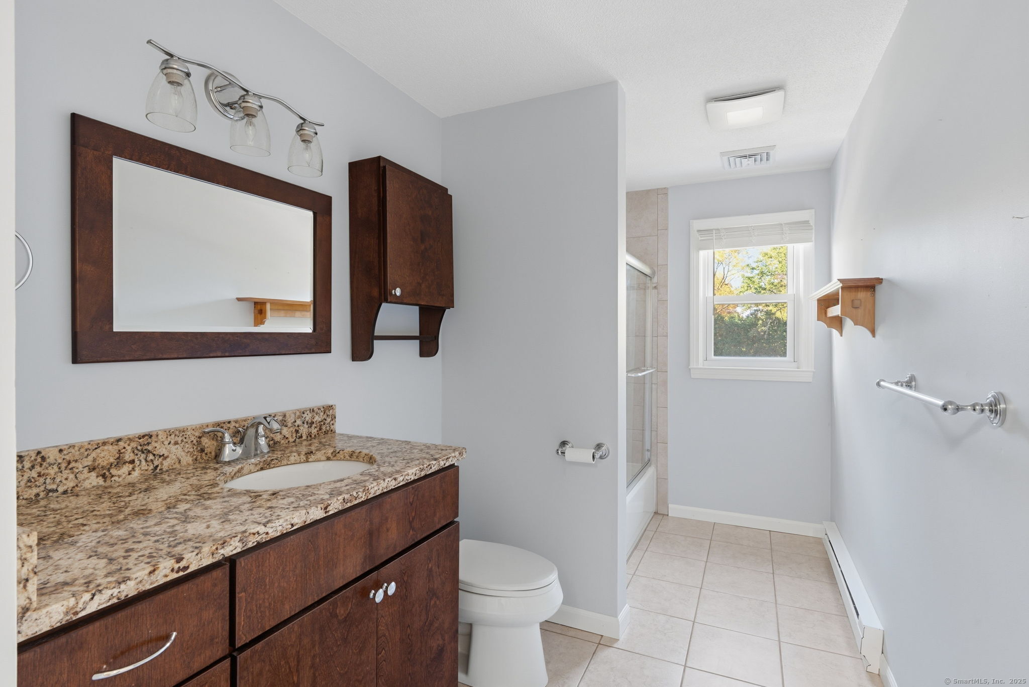 Plainville, Connecticut 06062, United States, 3 Bedrooms Bedrooms, ,2 BathroomsBathrooms,Residential,Active,233827