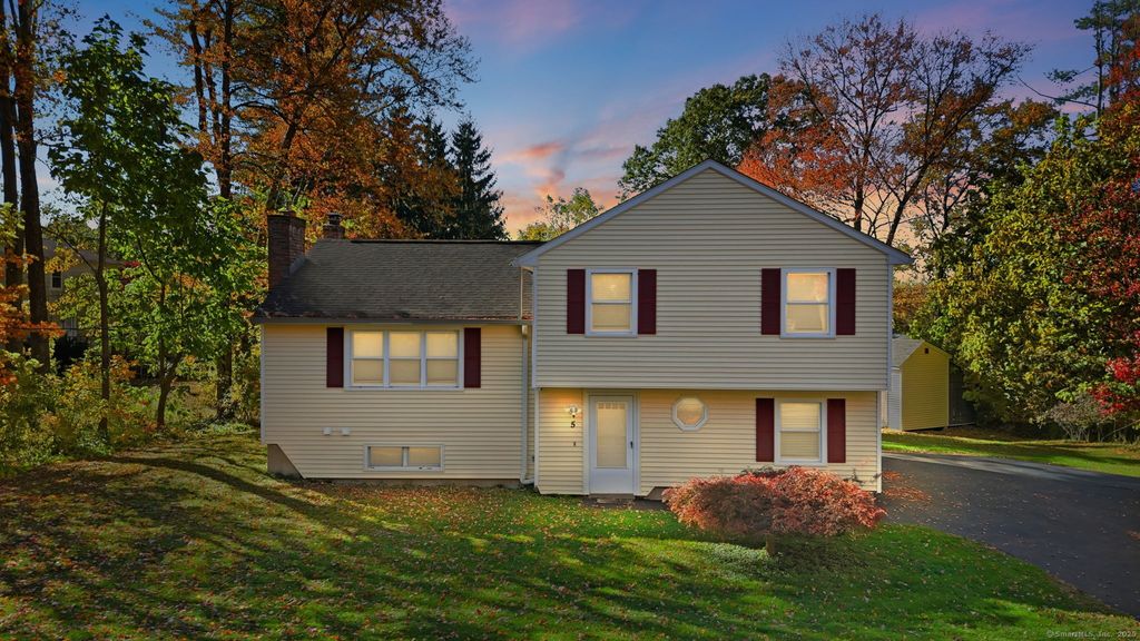 Photo of 5 Shirley Court, Plainville, CT 06062 (MLS # 24135704)