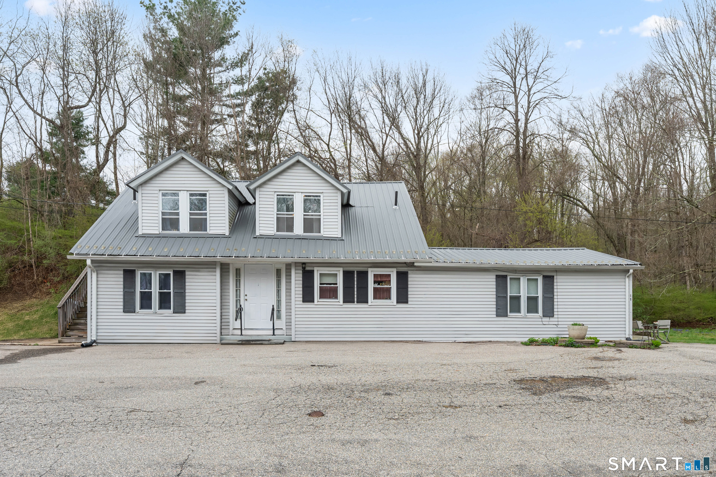 162 Pomfret Street