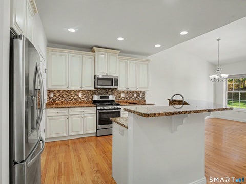 Tiny photo for 41 Pondview Circle #41, Beacon Falls, CT 06403 (MLS # 24215901)
