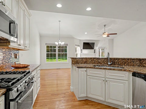 Tiny photo for 41 Pondview Circle #41, Beacon Falls, CT 06403 (MLS # 24215901)