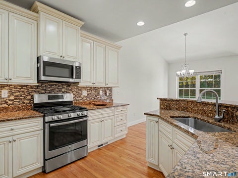 Tiny photo for 41 Pondview Circle #41, Beacon Falls, CT 06403 (MLS # 24215901)