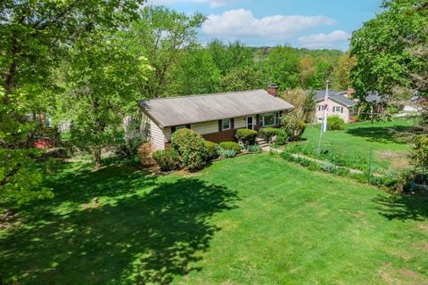 28 Fox Hollow Road New Fairfield CT 06812