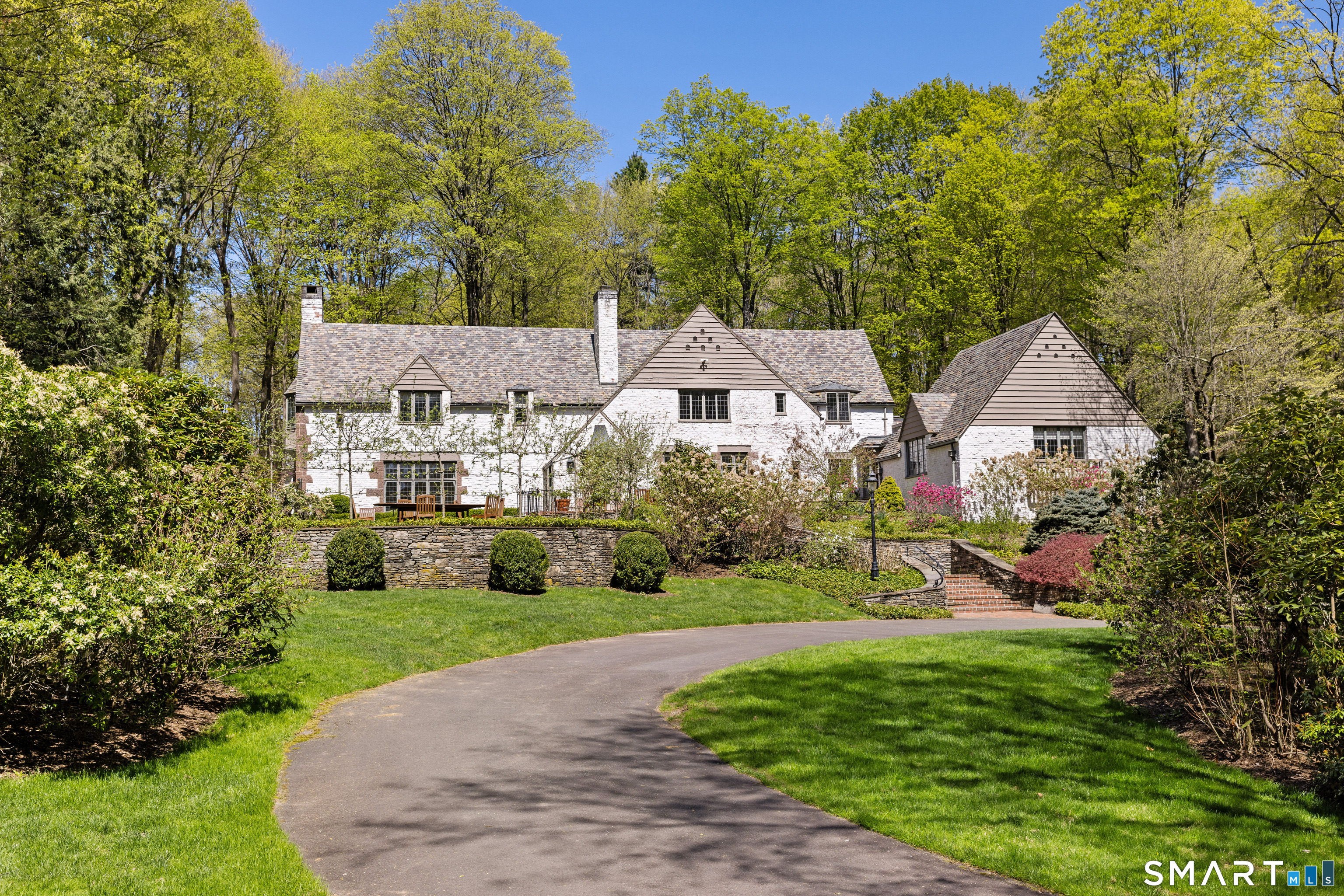 11 Stonebridge Lane