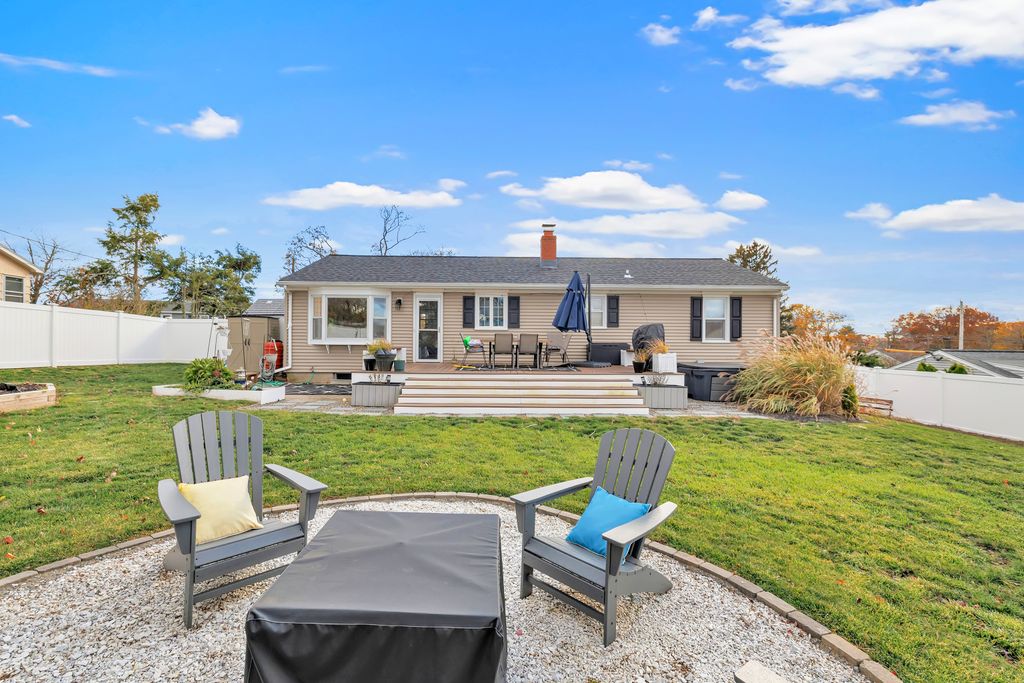 Photo of 80 Daniel Drive, Stratford, CT 06614 (MLS # 24139132)