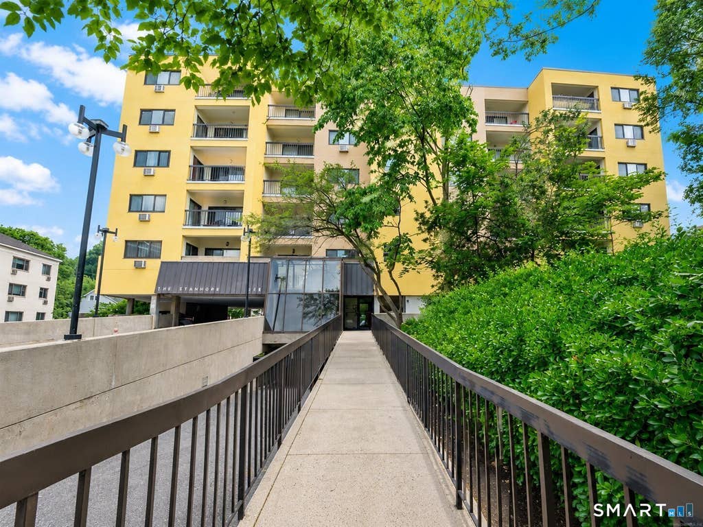 Photo of 970 Hope Street #1B, Stamford, CT 06907 (MLS # 24198218)