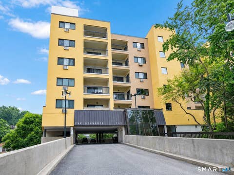 Condo For Sale - 970 Hope Street #1B<br/> Stamford, CT 06907