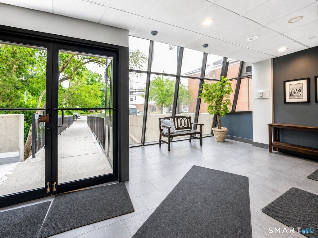 Photo of 970 Hope Street #1B, Stamford, CT 06907 (MLS # 24198218)