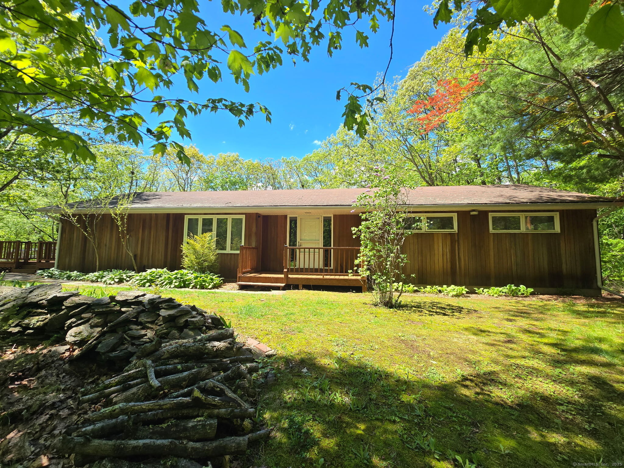 Bartholomew Road, Middletown, Connecticut - 4 Bedrooms  
3 Bathrooms  
9 Rooms - 