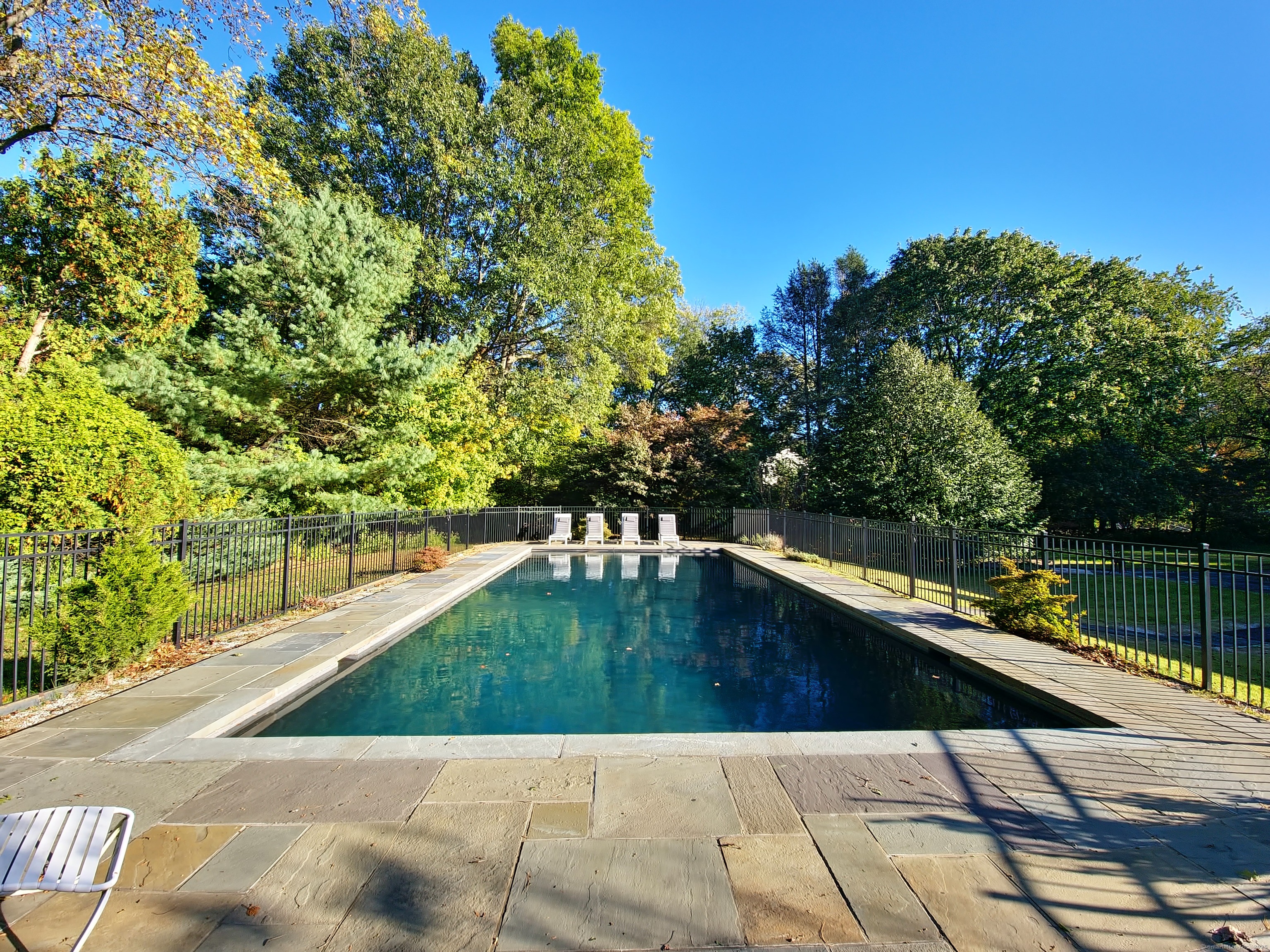 28 Fox Run Road