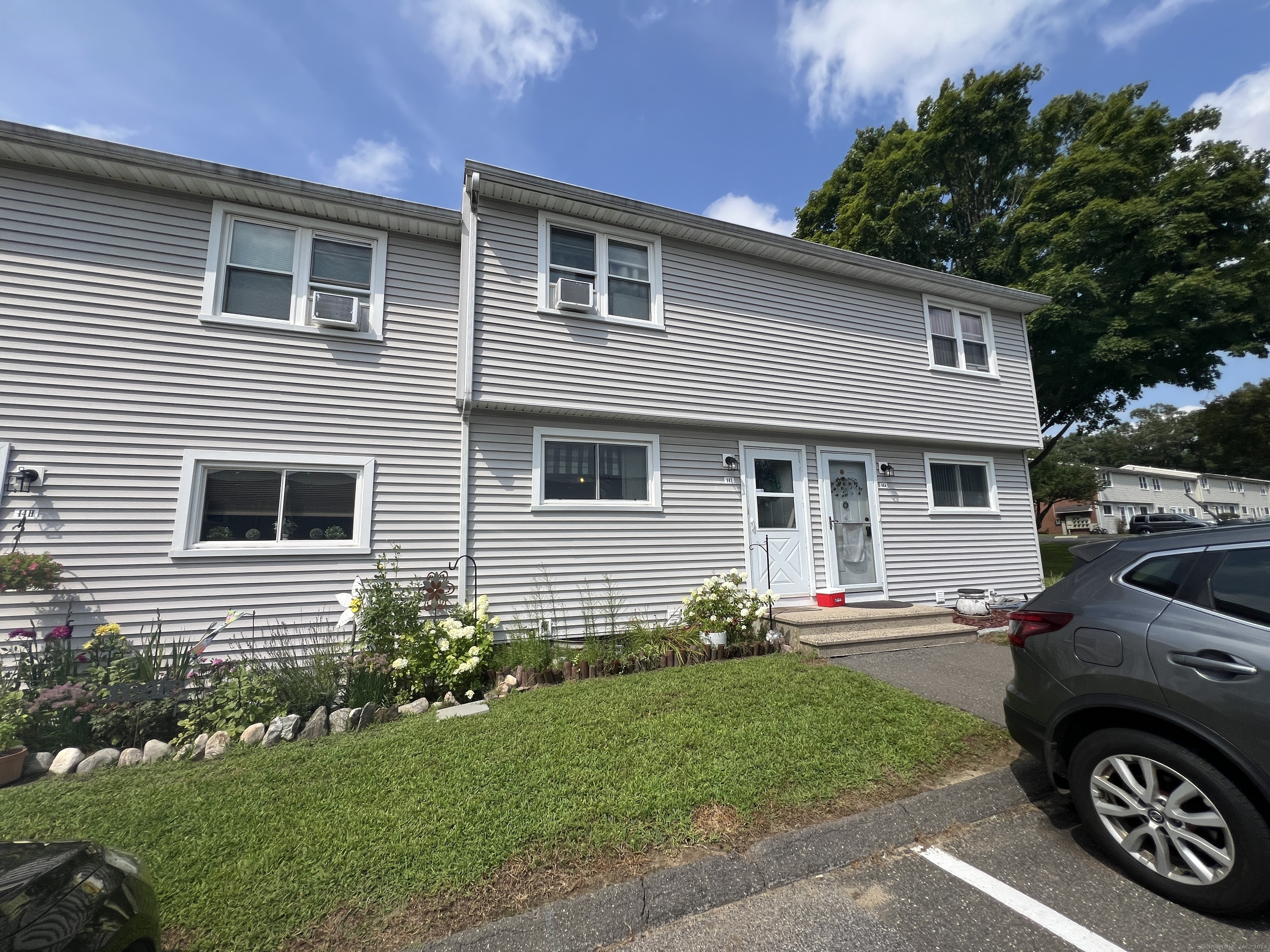 View Naugatuck, CT 06770 townhome