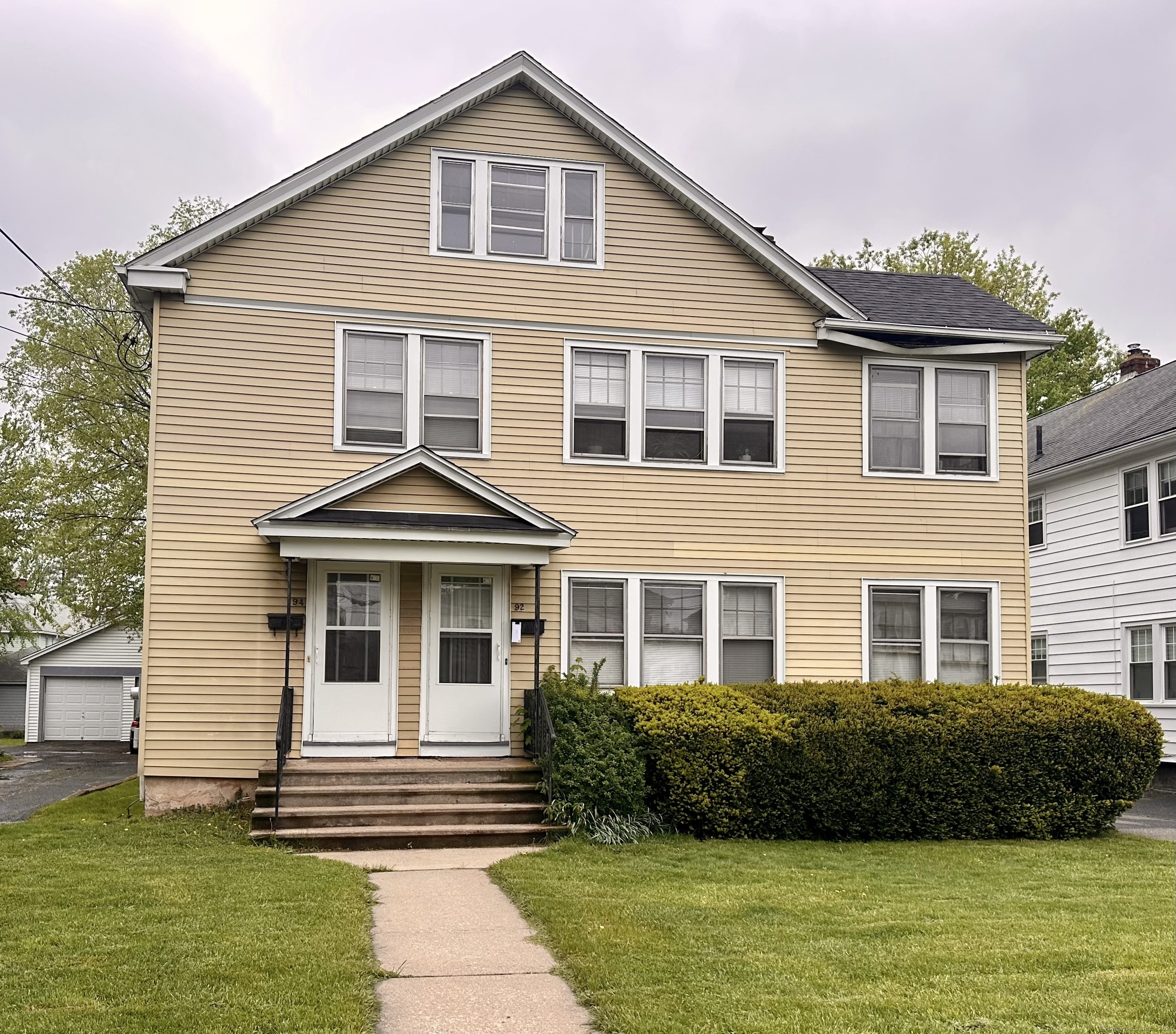 Property for Sale at 92 Ardmore Road, West Hartford, Connecticut - Bedrooms: 6 
Bathrooms: 2 
Rooms: 12  - $573,900