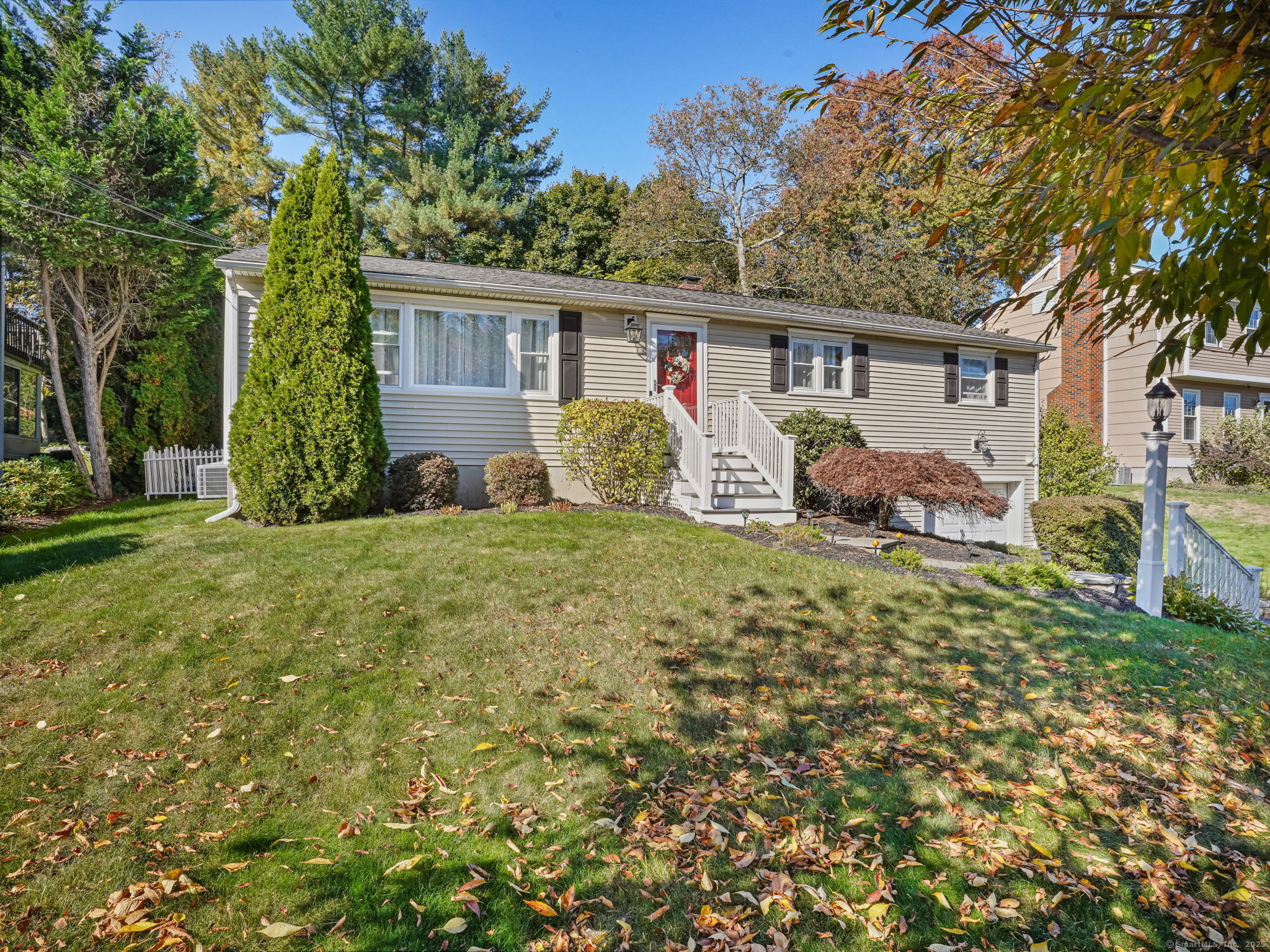 Property for Sale at Ascolese Road, Trumbull, Connecticut - Bedrooms: 3 
Bathrooms: 2 
Rooms: 5  - $515,000