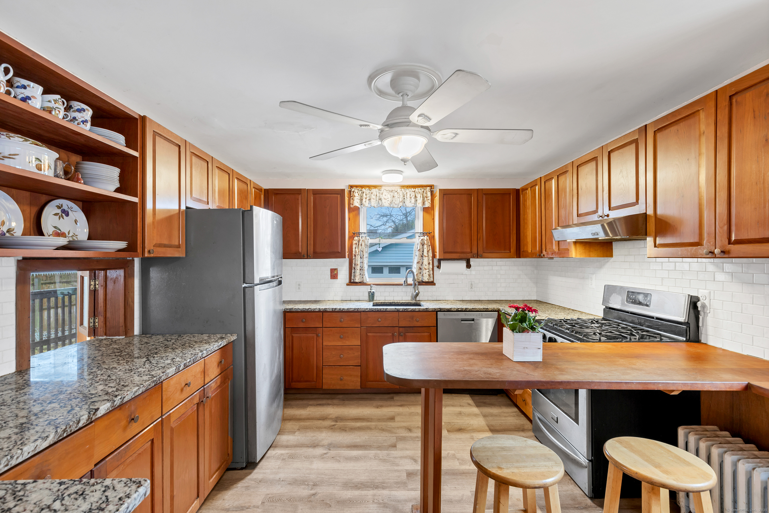 153 Thames Street, New London, Connecticut image 16