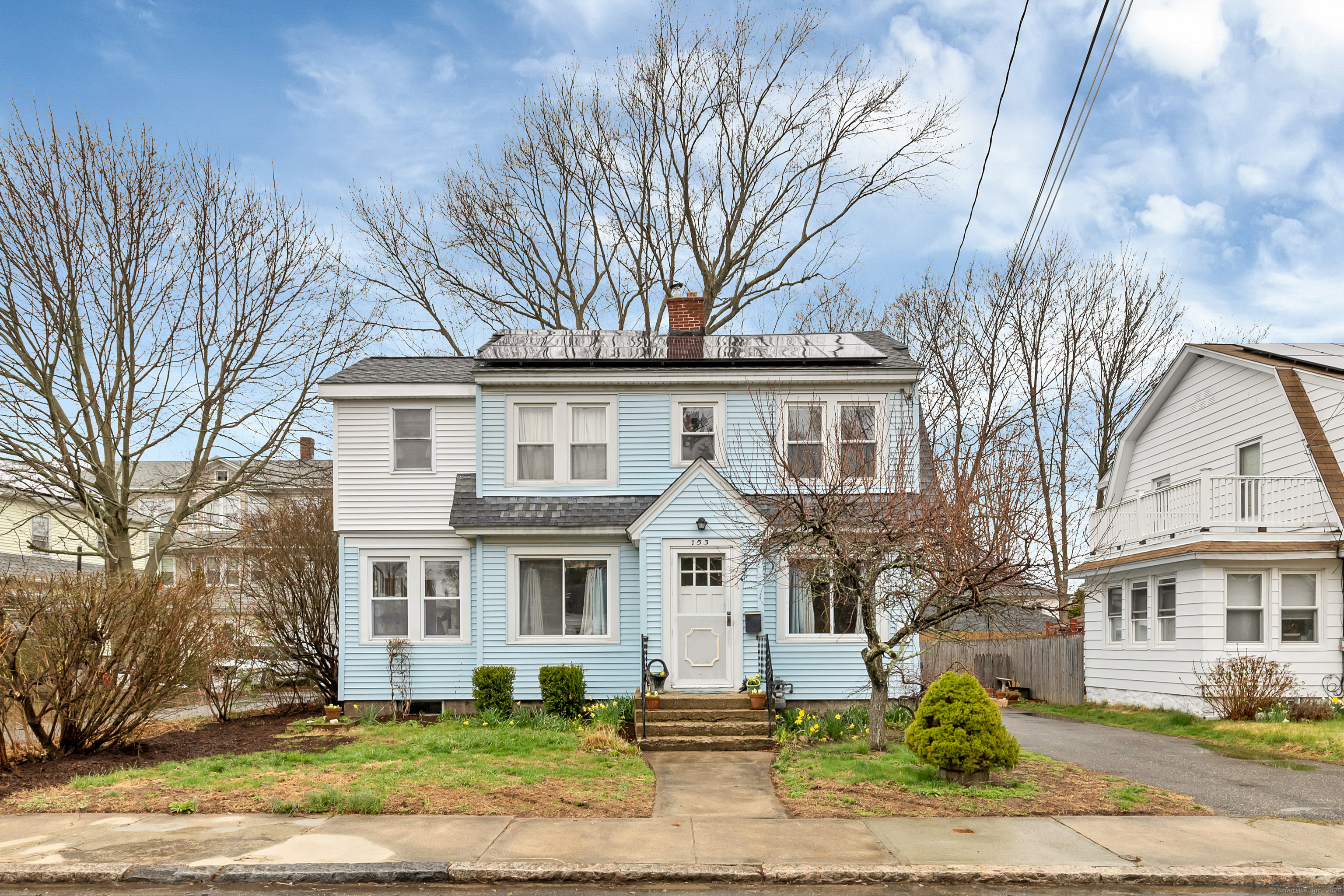 Thames Street, New London, Connecticut - 4 Bedrooms  
2 Bathrooms  
8 Rooms - 