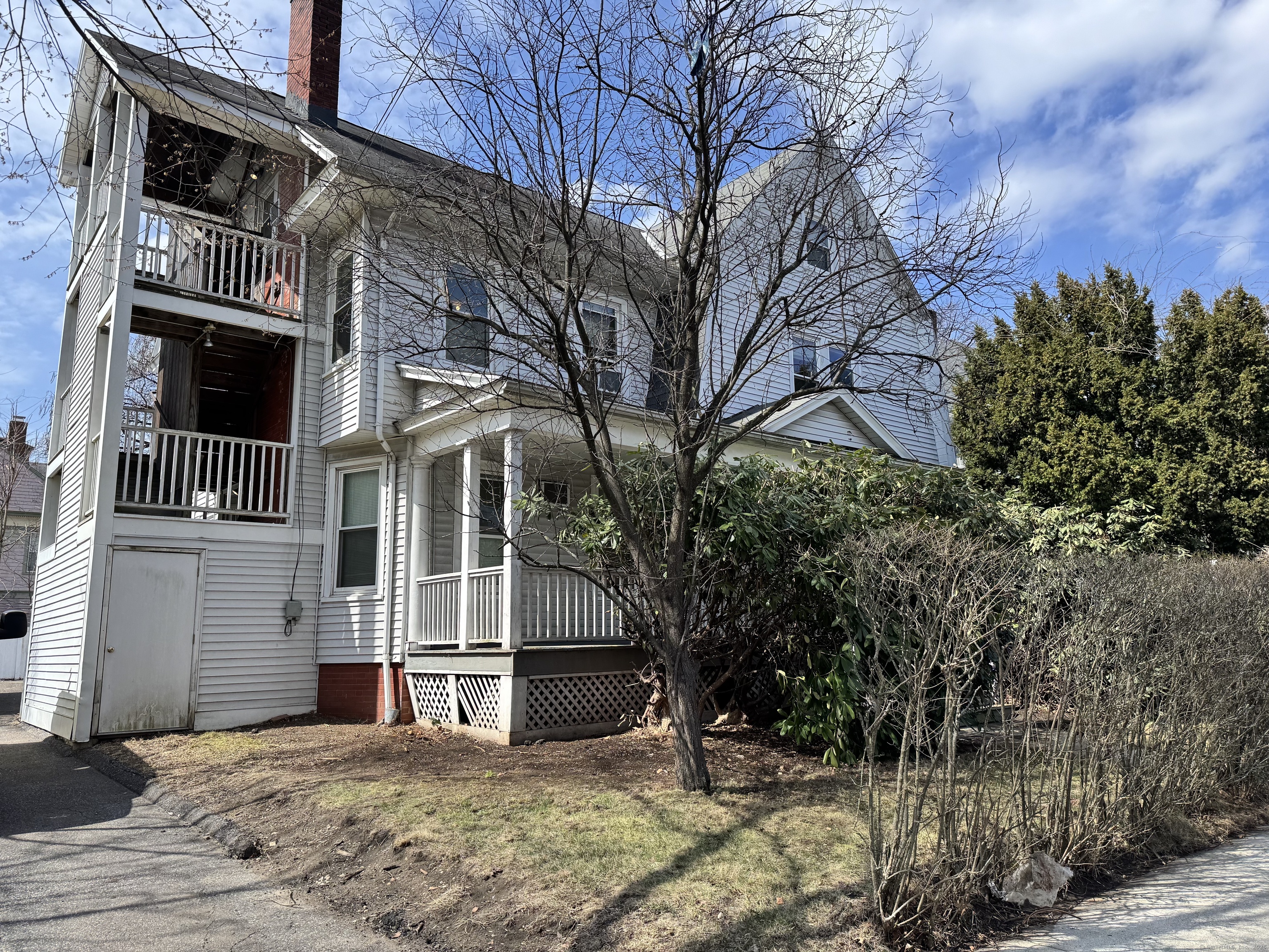 Property for Sale at Laurel Avenue, Bridgeport, Connecticut - Bedrooms: 10 
Bathrooms: 3 
Rooms: 10  - $725,000