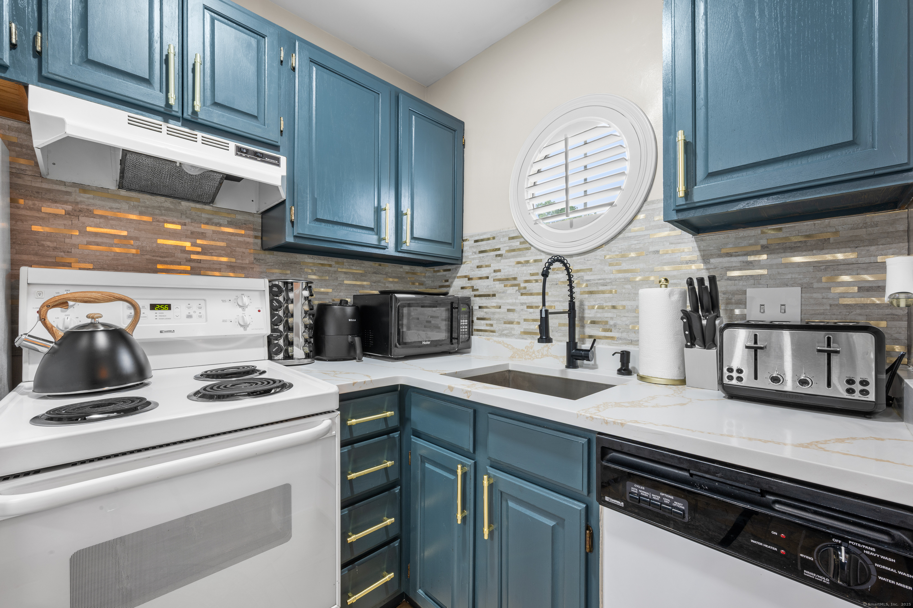 2122 Old Pond Lane 2122