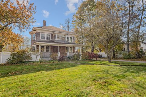 Photo of 26 College Street, Old Saybrook, CT 06475 (MLS # 24139115)