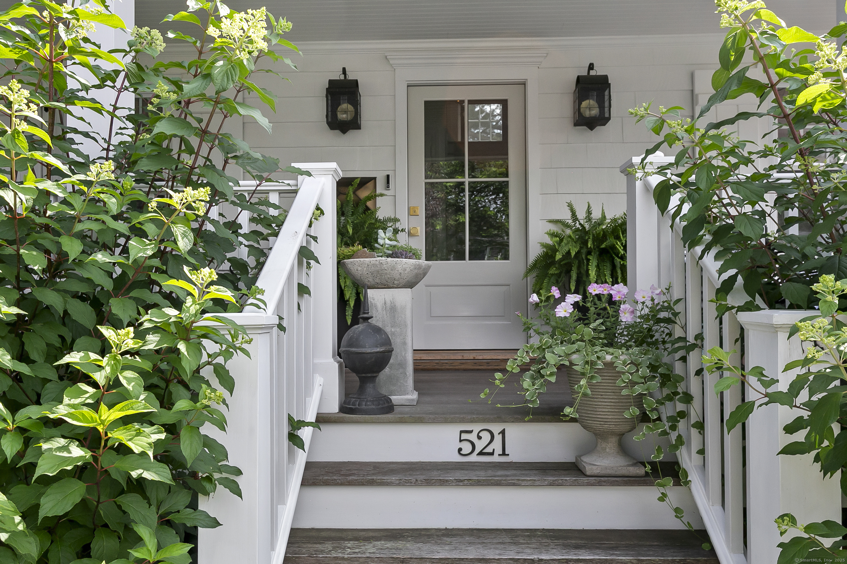 521 Lake Avenue