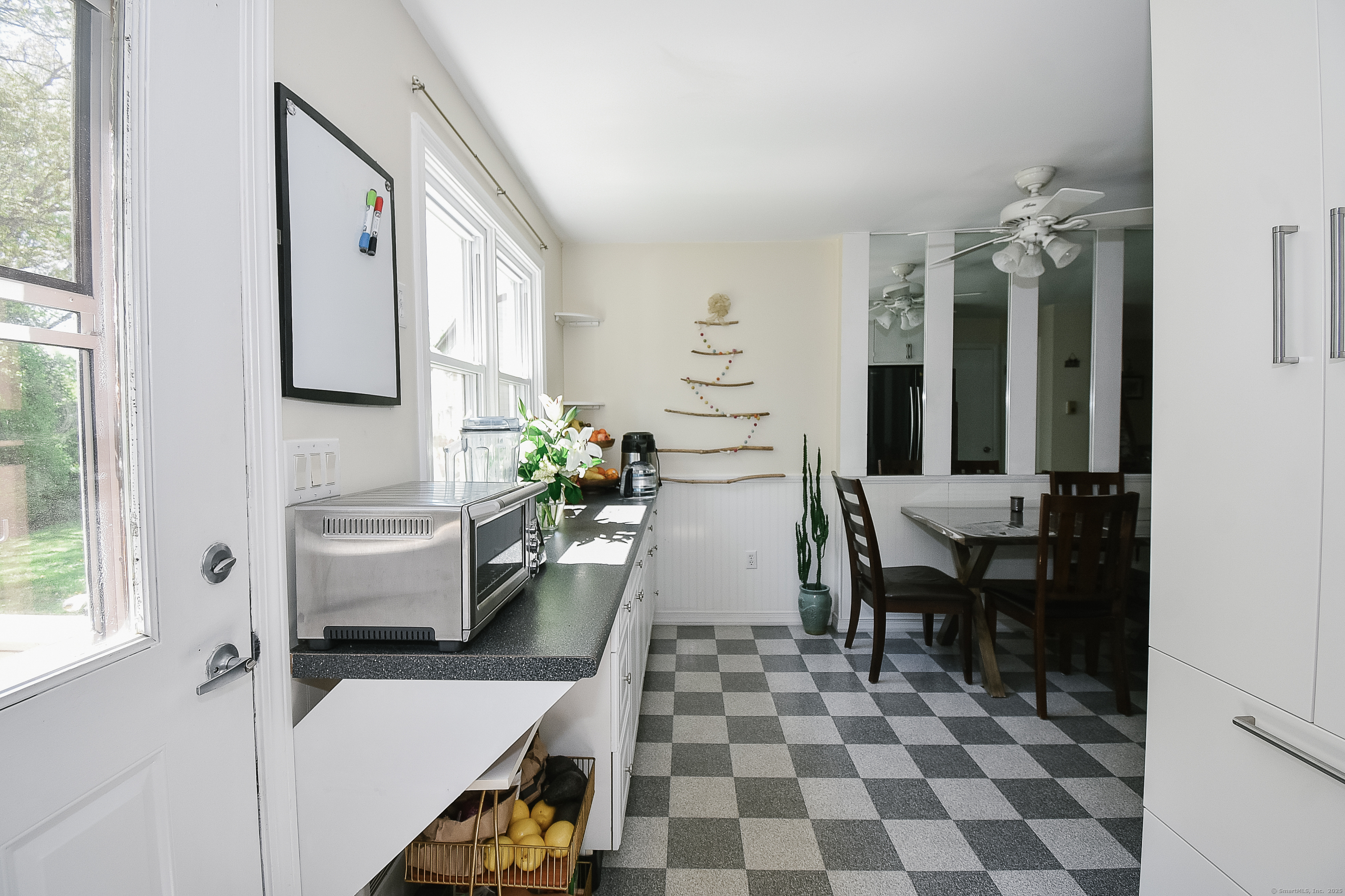 23 Hart Place APT 3