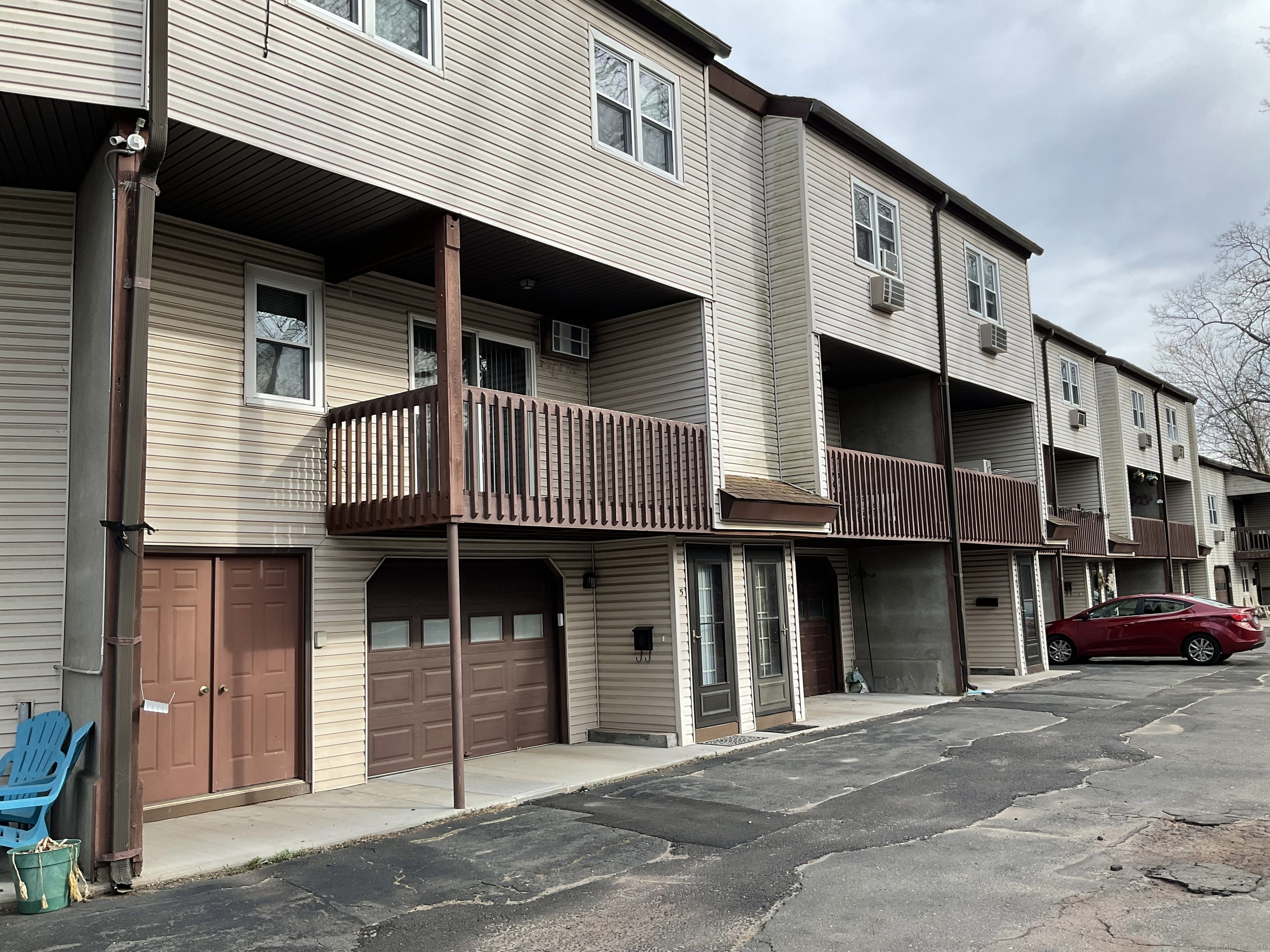 Property for Sale at Hart Place Apt 3, Plainville, Connecticut - Bedrooms: 2 
Bathrooms: 2 
Rooms: 4  - $265,000