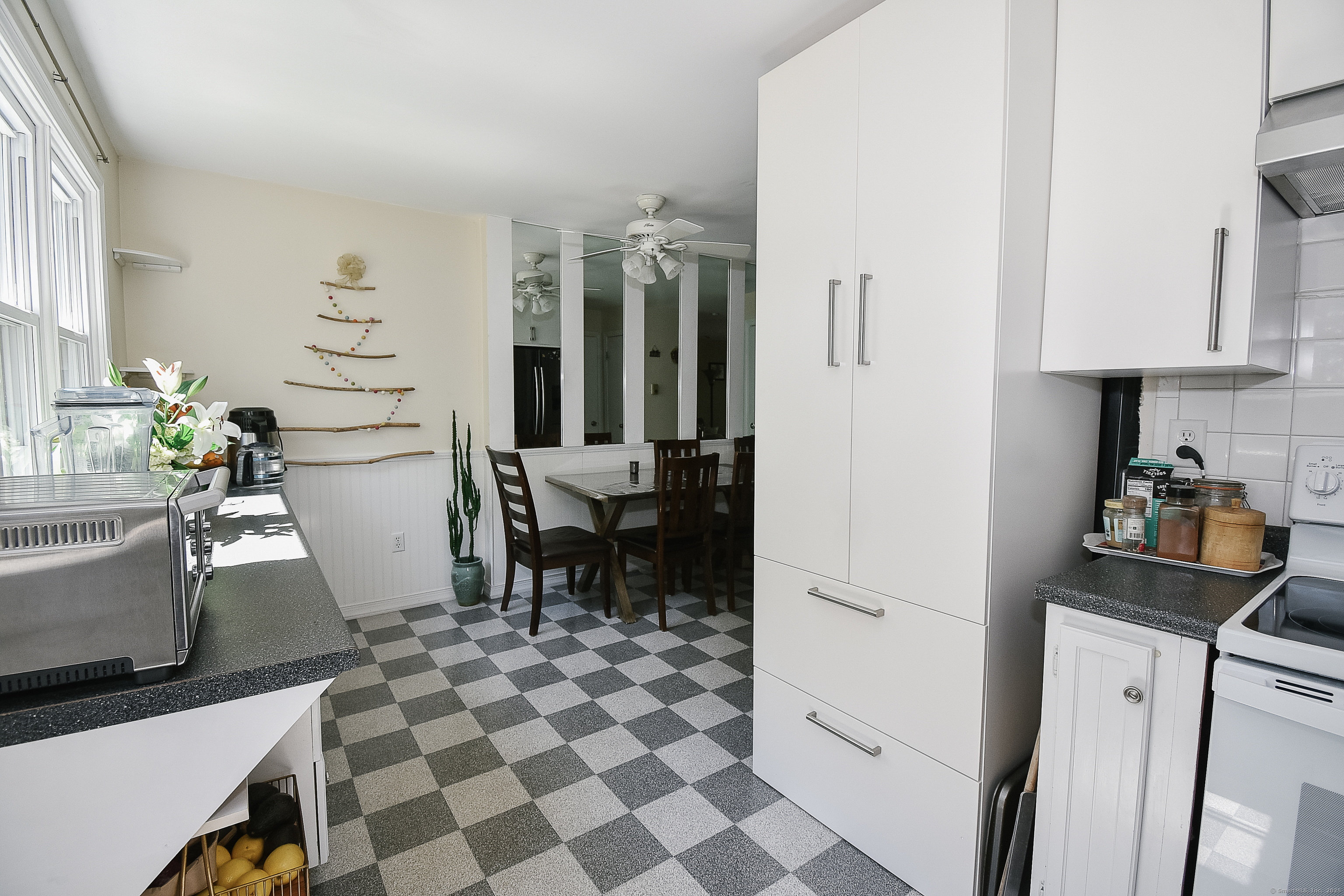 23 Hart Place APT 3