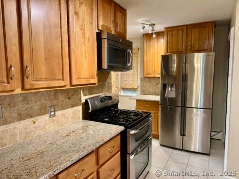 Tiny photo for 4 Earls Court #E, Farmington, CT 06032 (MLS # 24114679)