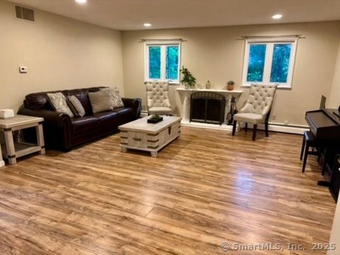 Tiny photo for 4 Earls Court #E, Farmington, CT 06032 (MLS # 24114679)