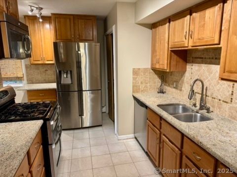 Tiny photo for 4 Earls Court #E, Farmington, CT 06032 (MLS # 24114679)