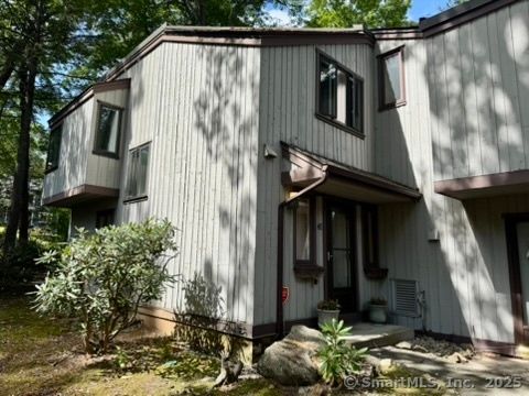 Tiny photo for 4 Earls Court #E, Farmington, CT 06032 (MLS # 24114679)