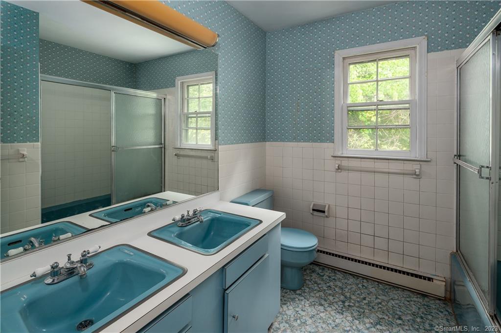 Photo 21 of 40 of 462 Taconic Road house