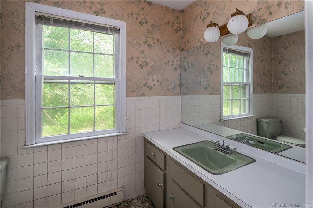Photo 19 of 40 of 462 Taconic Road house
